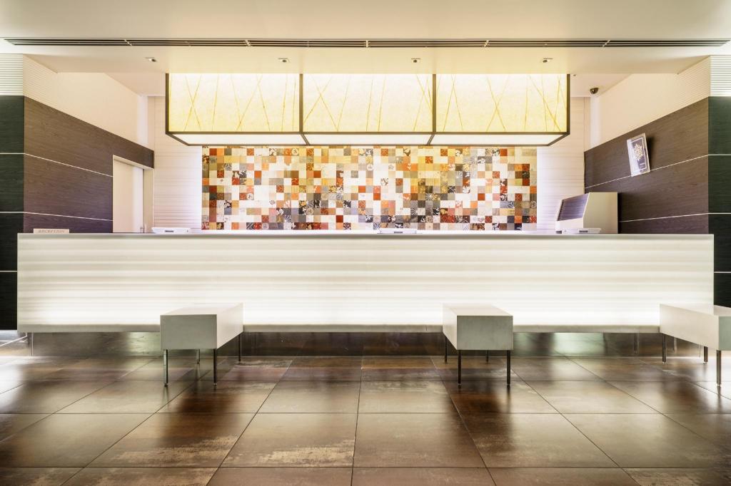 소테츠 프레사 인 히가시 신주쿠 1