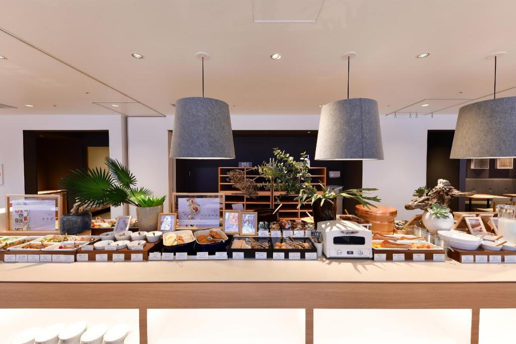 베셀 인 사카에 스테이션 4